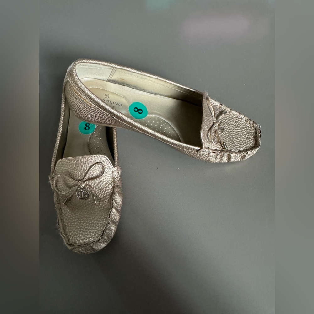 Women’s Flat Loafer 8 Gold Brand New